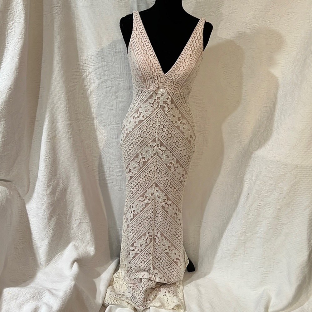 Jump apparel by Wendy Chaitin long lace gown, size 5/6‎